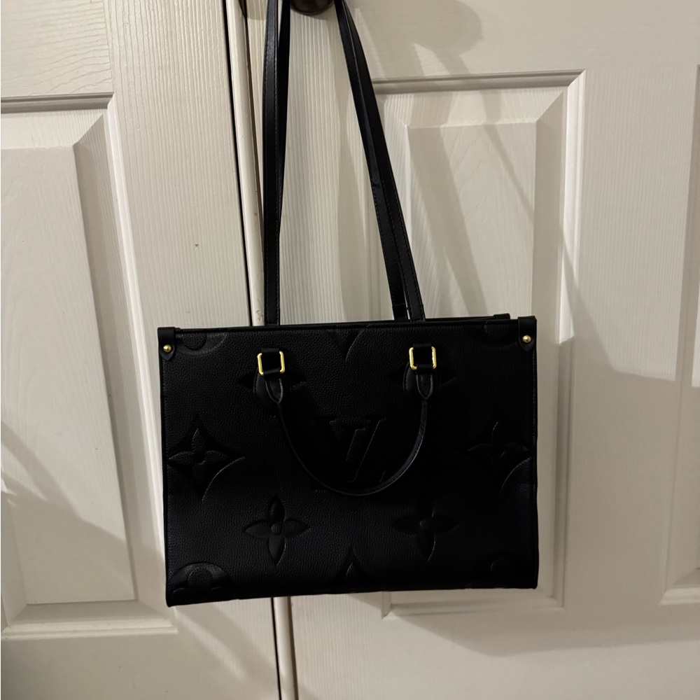 LV Women's on the go tote
